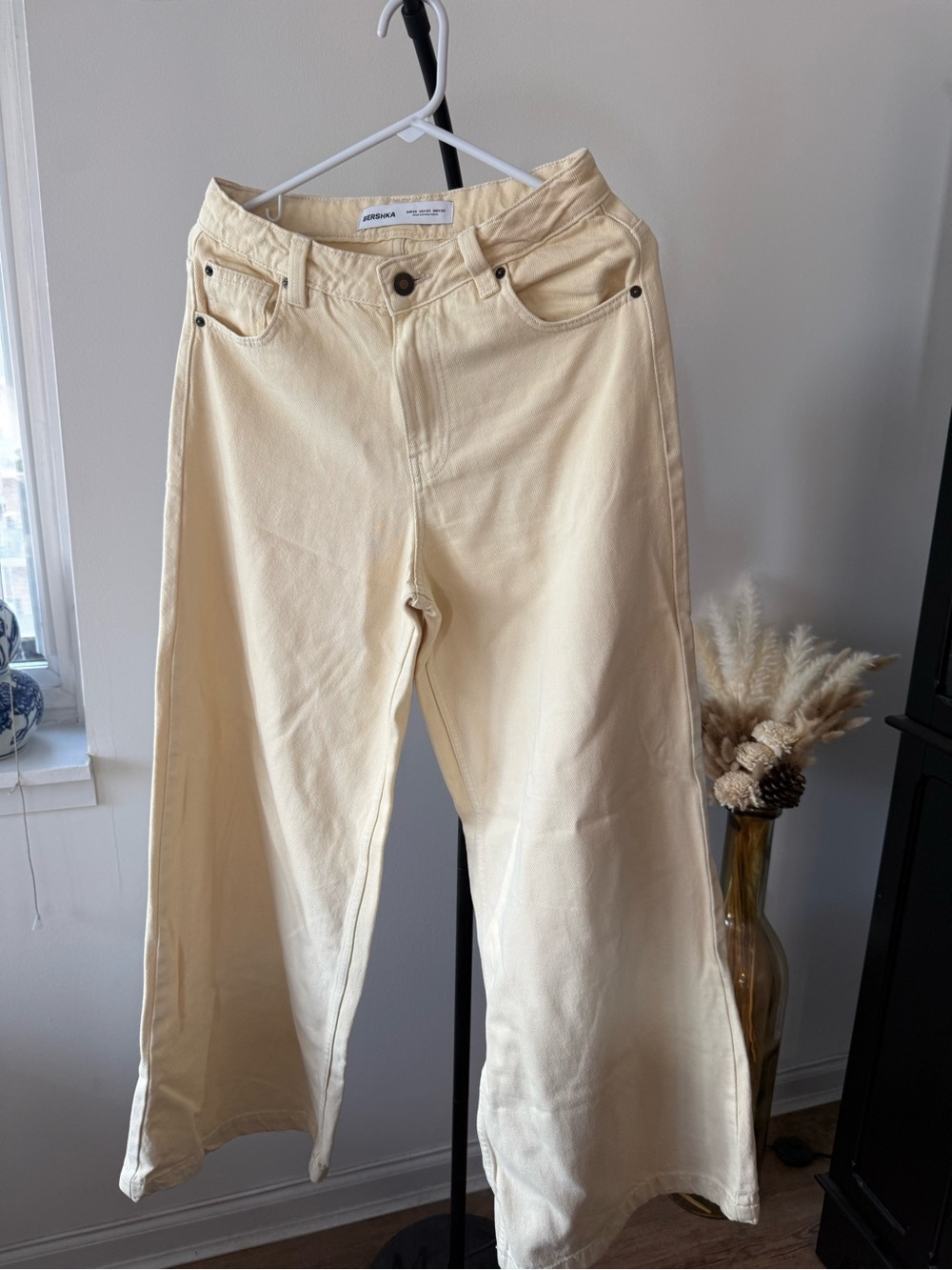 Bershka Wide-Leg Cream Yellow Jeans
